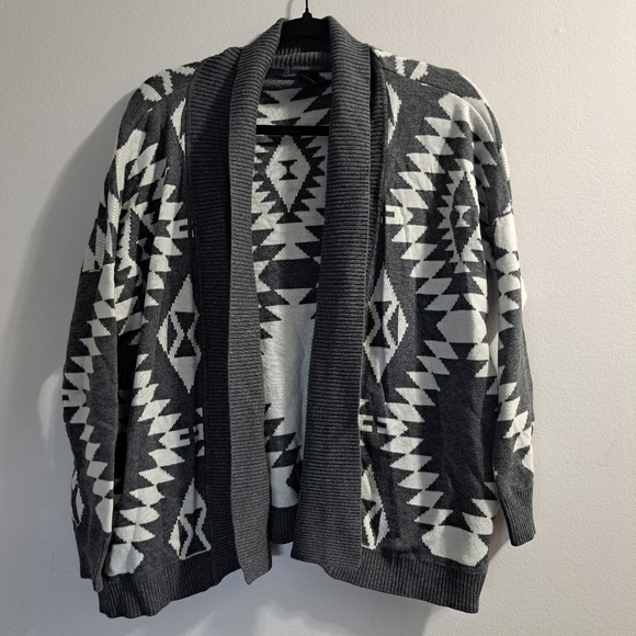 Aztec Print Open Cardigan Sweater Size Medium - Picture 1 of 5
